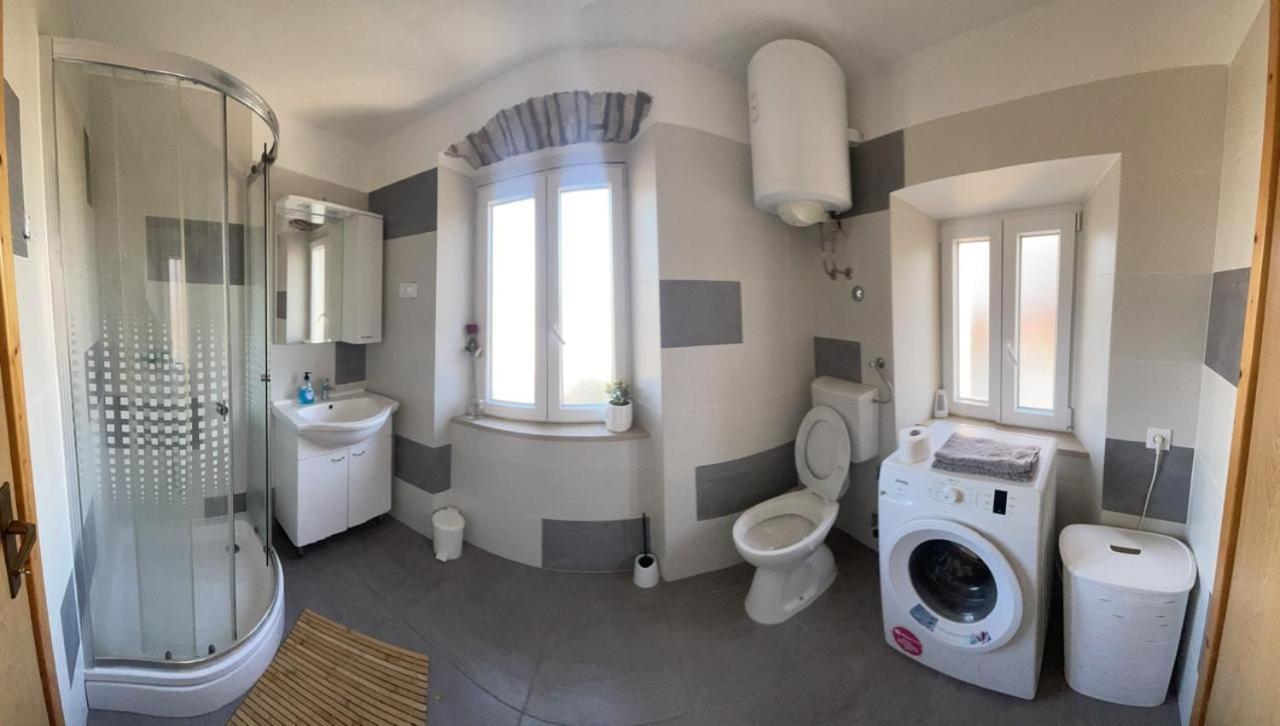 Amani Modern Apartment Лумбарда Экстерьер фото