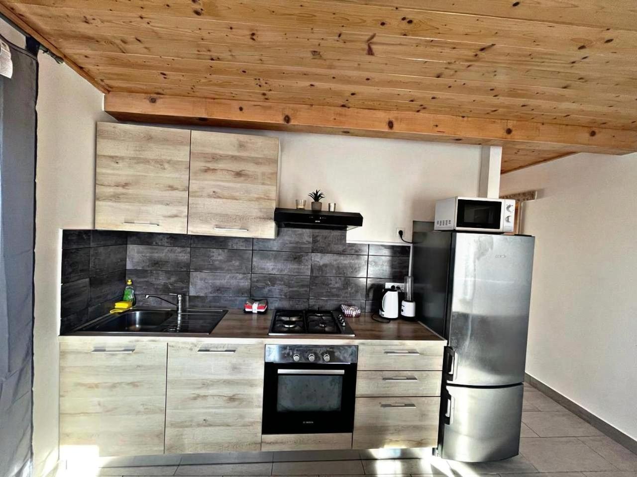 Amani Modern Apartment Лумбарда Экстерьер фото