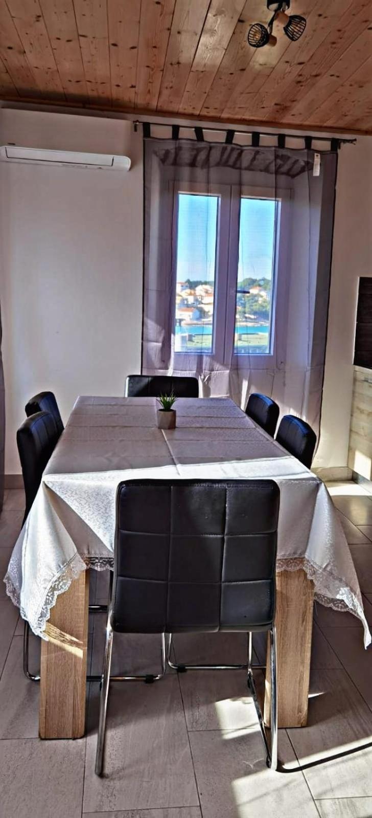 Amani Modern Apartment Лумбарда Экстерьер фото