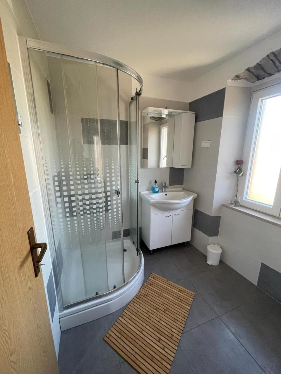 Amani Modern Apartment Лумбарда Экстерьер фото